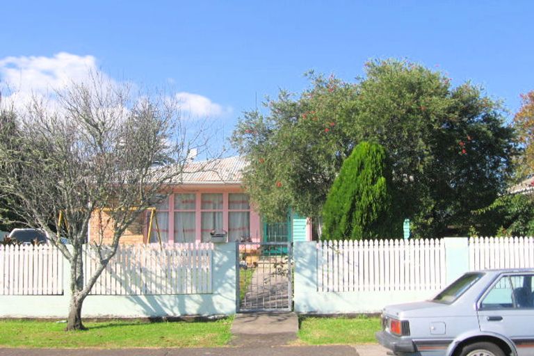 Photo of property in 5 Wilsher Crescent, Henderson, Auckland, 0612