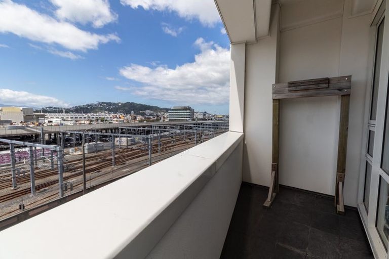 Photo of property in Stadium Garden Flats, 211/107 Thorndon Quay, Pipitea, Wellington, 6011