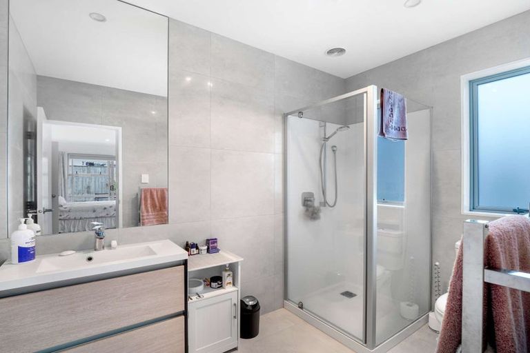 Photo of property in 3 Taikura Avenue, Red Beach, 0932