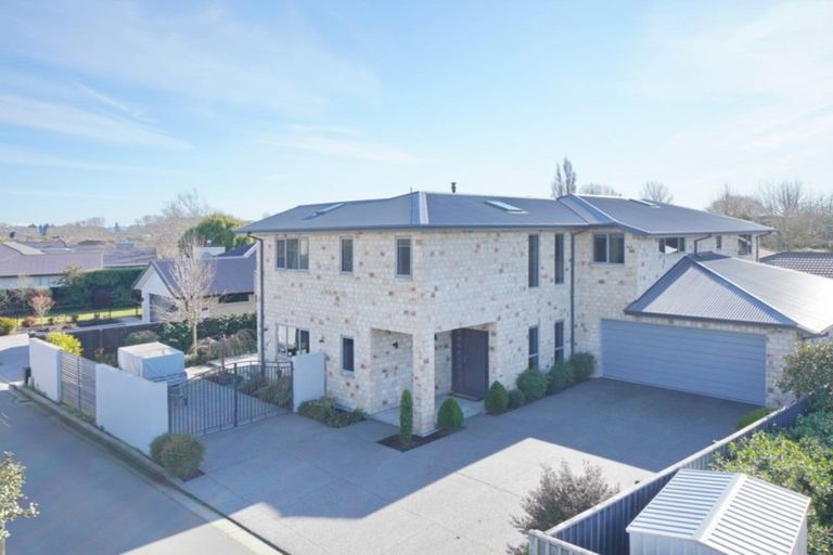 Photo of property in 15 Breton Close, Northwood, Christchurch, 8051
