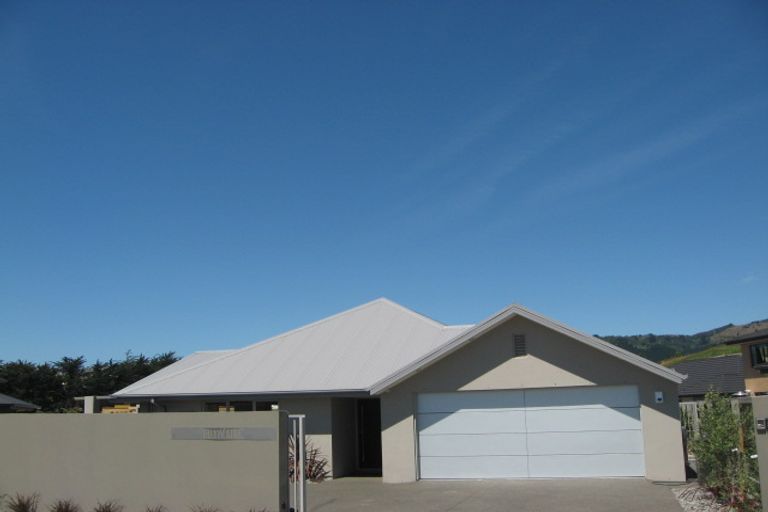Photo of property in 39 Pentonville Close, Westmorland, Christchurch, 8025