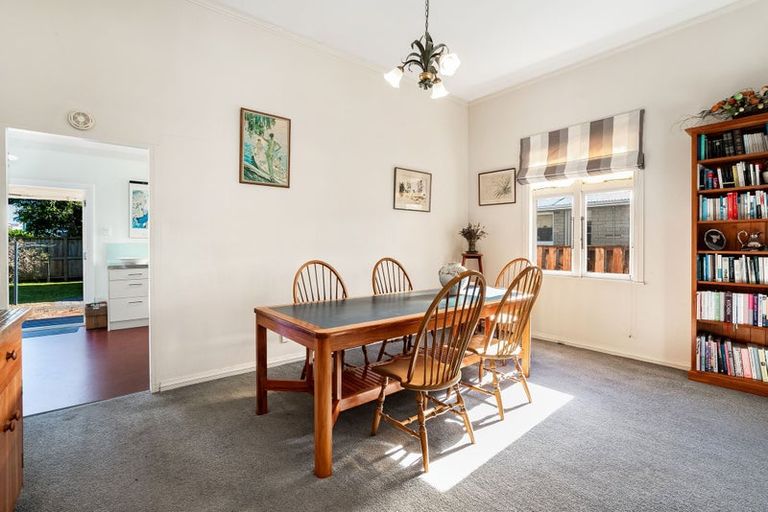Photo of property in 240 Muritai Road, Eastbourne, Lower Hutt, 5013