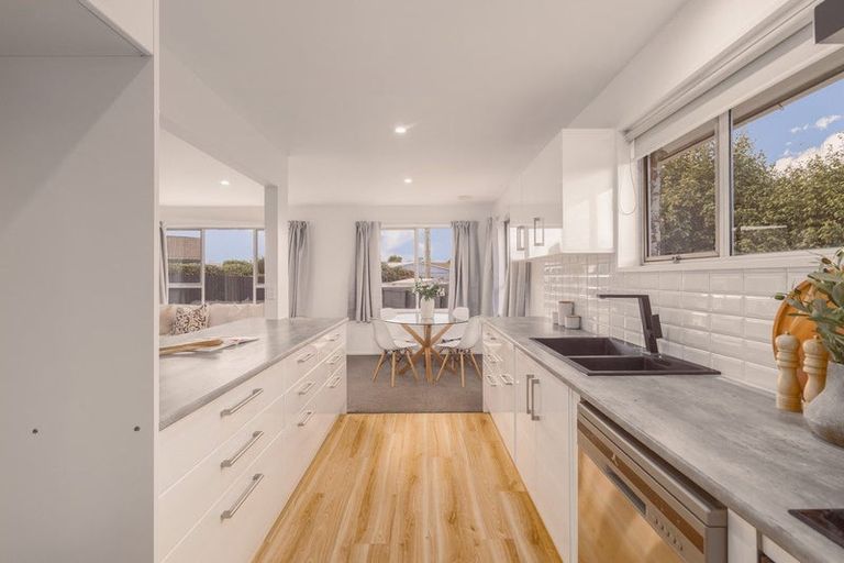 Photo of property in 96a Springs Road, Hornby, Christchurch, 8042