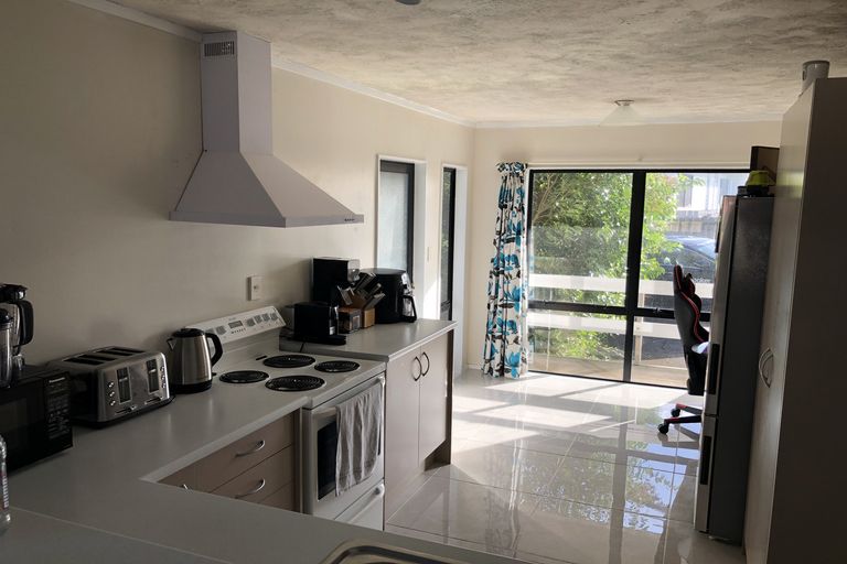 Photo of property in 26 Miriam Corban Heights, Henderson, Auckland, 0612