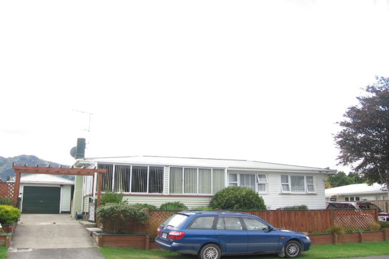 Photo of property in 3 Benge Crescent, Clouston Park, Upper Hutt, 5018