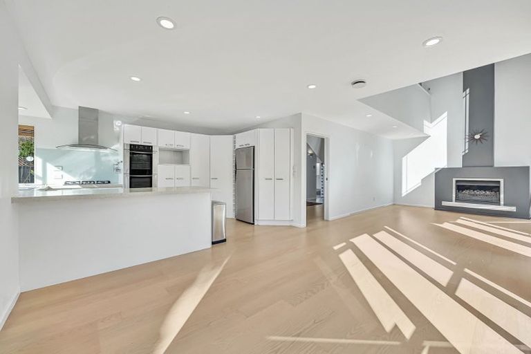 Photo of property in 19a Horotutu Road, Greenlane, Auckland, 1061