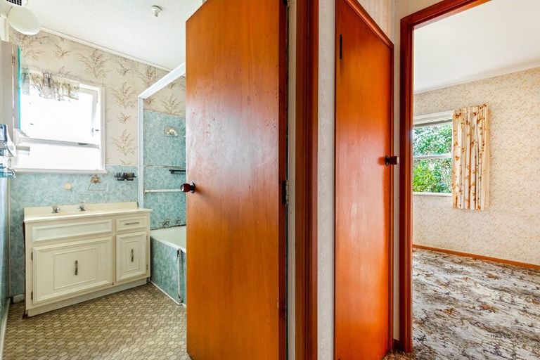 Photo of property in 73 Hilling Street, Titirangi, Auckland, 0604