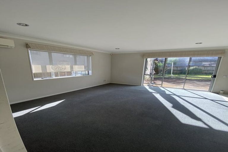 Photo of property in 12 Muirlea Drive, Flat Bush, Auckland, 2016
