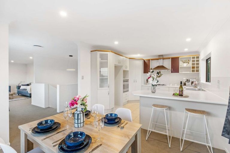 Photo of property in 9 Ambassador Glade, Orewa, 0931