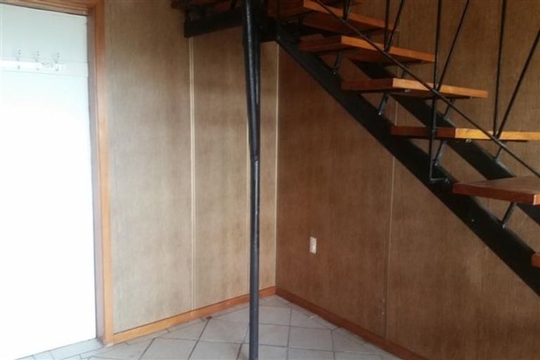 Photo of property in 18 Sulphur Beach Road, Northcote Point, Auckland, 0627