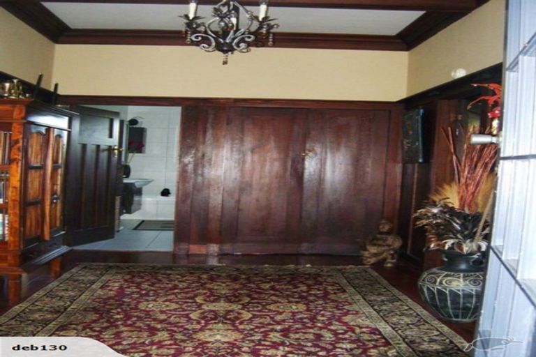 Photo of property in 32 Forbes Street, Onehunga, Auckland, 1061