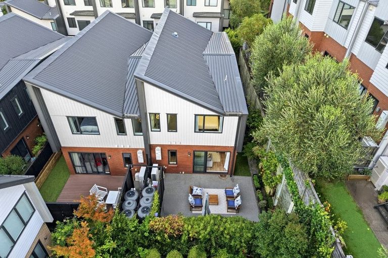 Photo of property in 2 Windlass Street, Long Bay, Auckland, 0630