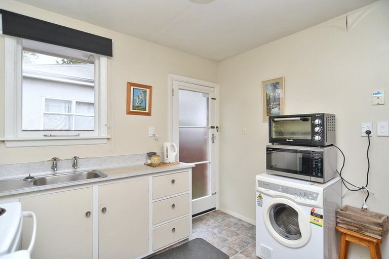 Photo of property in 8 Packe Street, Edgeware, Christchurch, 8013