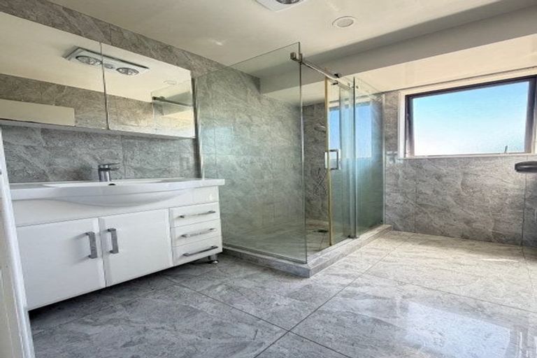 Photo of property in 18 Heathberry Close, Papatoetoe, Auckland, 2025