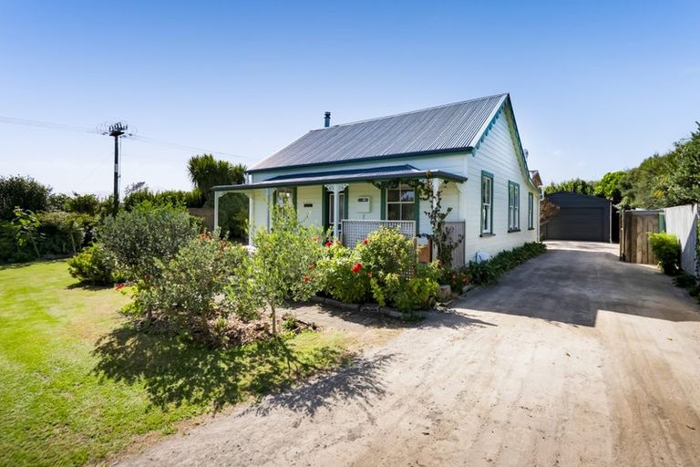 Photo of property in 1 Mahuru Lane, Okato, 4335