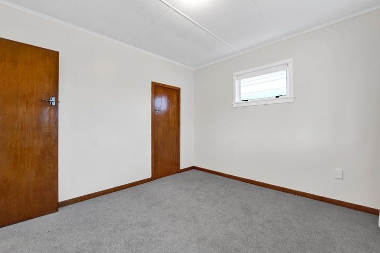 Photo of property in 5 Truby King Street, Merrilands, New Plymouth, 4312