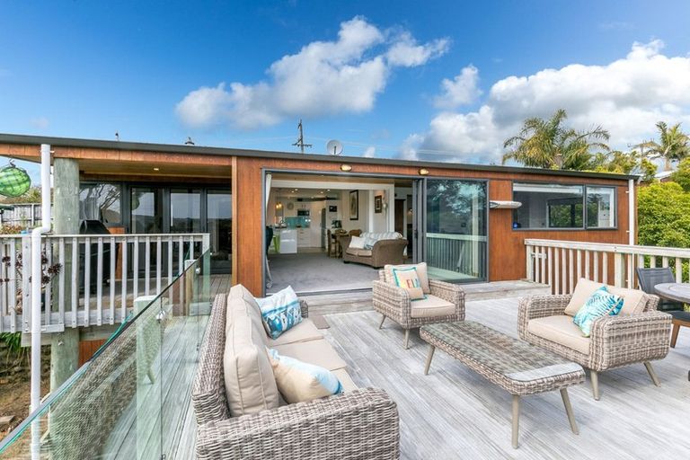 Photo of property in 8 Bay View Road, Raglan, 3225