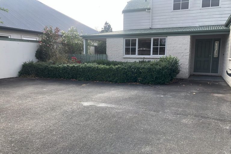 Photo of property in 4 Holly Court, Palmerston North, 4410