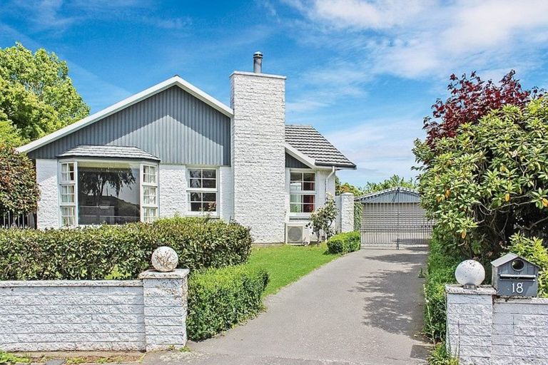 Photo of property in 18 Glenavon Place, Ilam, Christchurch, 8041
