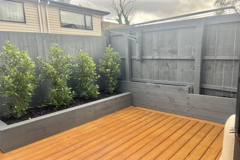 Photo of property in 7/31 Hill Crescent, New Lynn, Auckland, 0600