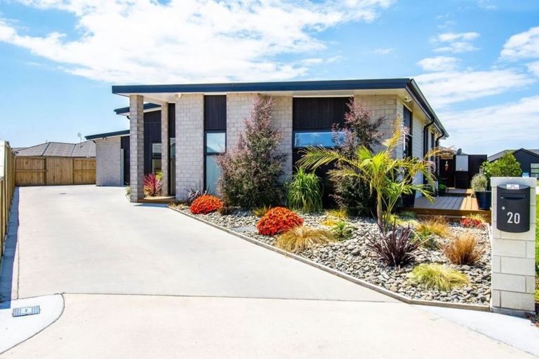 Photo of property in 20 Naeo Close, Papamoa Beach, Papamoa, 3118