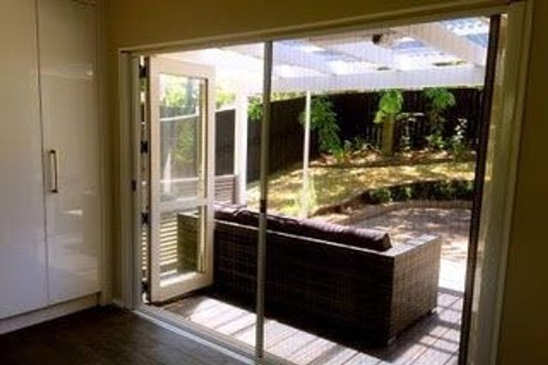 Photo of property in 121 West Harbour Drive, West Harbour, Auckland, 0618