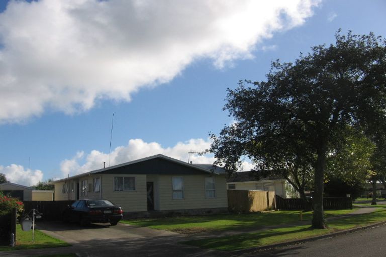 Photo of property in 12 Robinson Crescent, Westbrook, Palmerston North, 4412