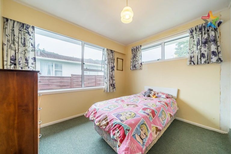 Photo of property in 16 Tanekaha Street, Stokes Valley, Lower Hutt, 5019