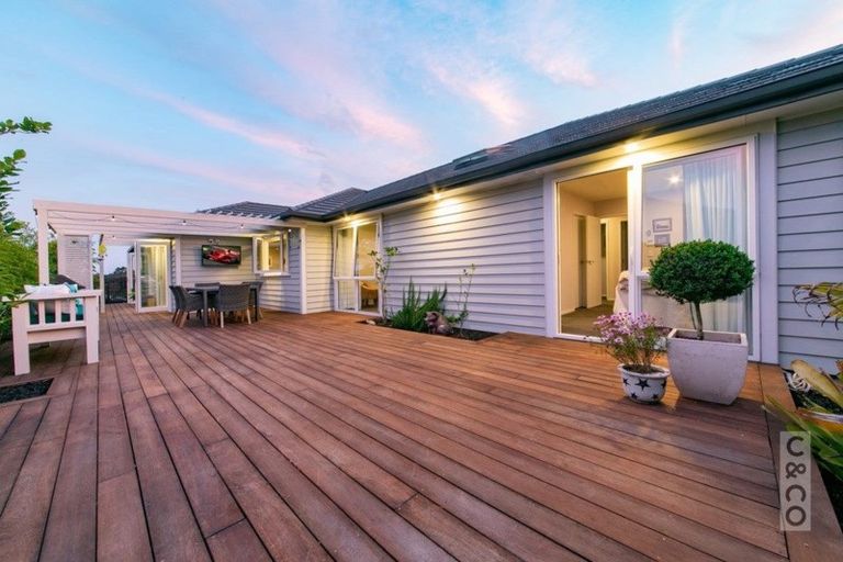 Photo of property in 23 Dida Park Drive, Kumeu, 0810