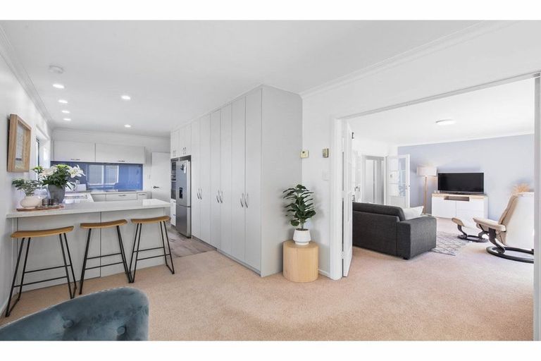 Photo of property in 19 Lombard Place, Avonhead, Christchurch, 8042