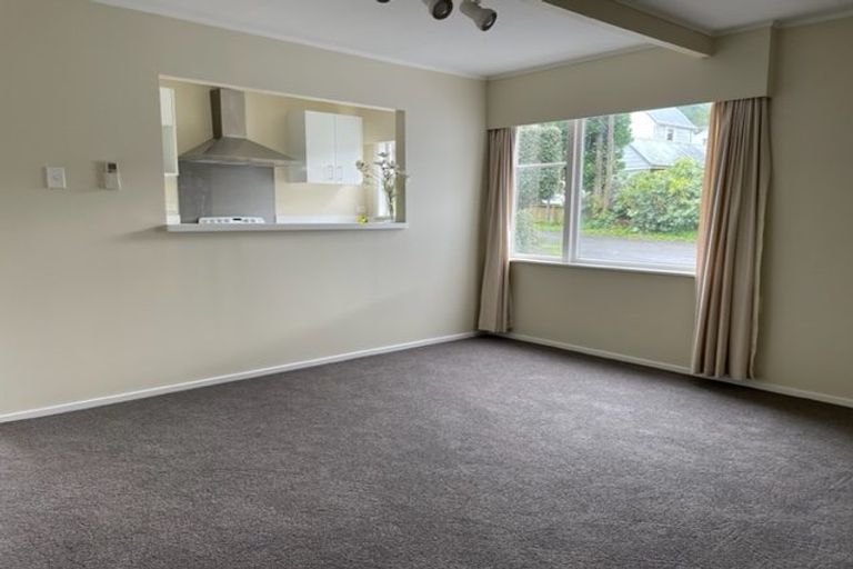 Photo of property in 18 Burma Road, Khandallah, Wellington, 6035