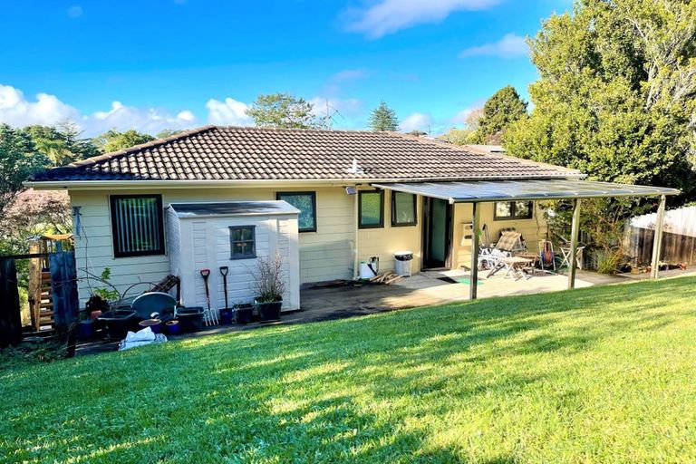 Photo of property in 14 Panzic Place, Glen Eden, Auckland, 0602