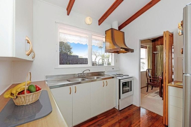 Photo of property in 768 South Titirangi Road, Titirangi, Auckland, 0604