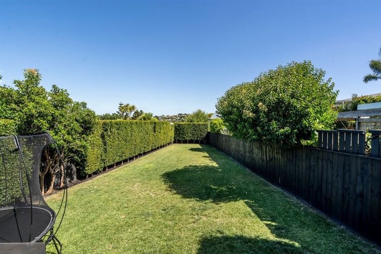 Photo of property in 46 Sylvan Avenue, Northcote, Auckland, 0627