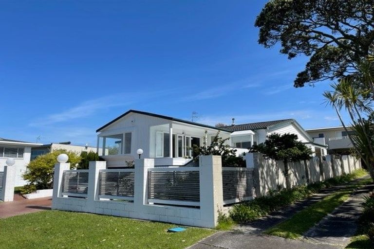Photo of property in 1/3 Brown Street, Hauraki, Auckland, 0622