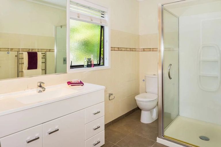 Photo of property in 2/56 Galaxy Drive, Mairangi Bay, Auckland, 0630