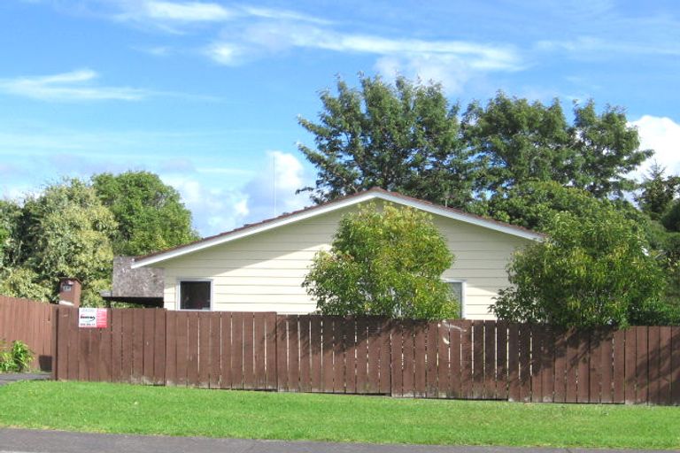 Photo of property in 28 Farwood Drive, Henderson, Auckland, 0612