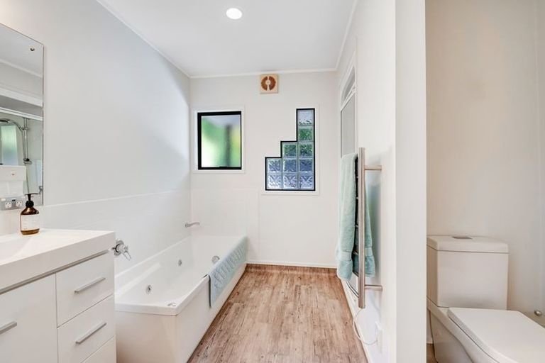 Photo of property in 33 Everard Avenue, Army Bay, Whangaparaoa, 0930