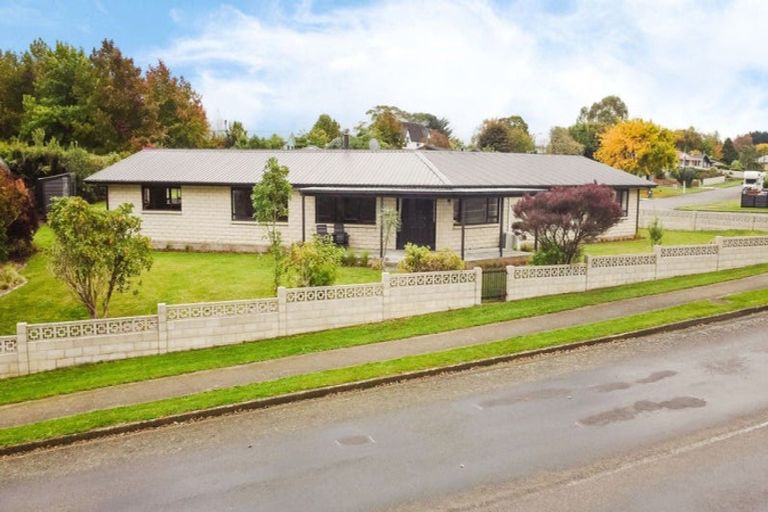 Photo of property in 1 Dawson Street, Dannevirke, 4930