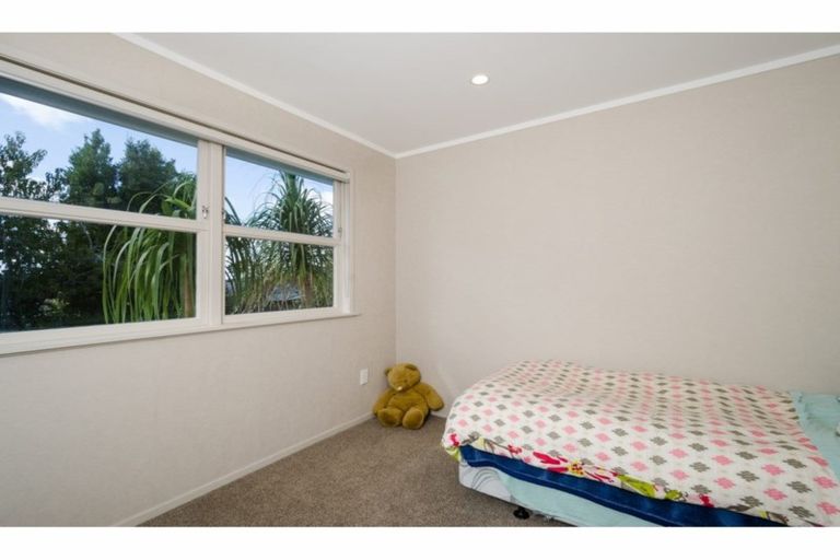 Photo of property in 2/3 Talavera Place, Te Atatu South, Auckland, 0602