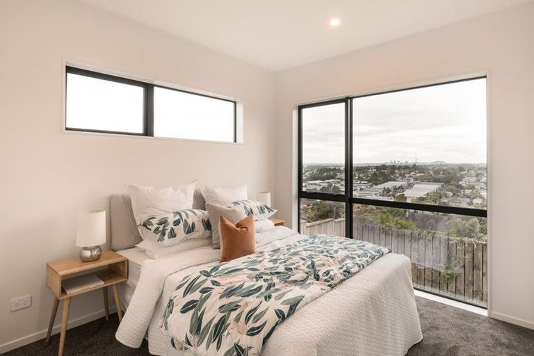 Photo of property in 39c Target Road, Totara Vale, Auckland, 0629