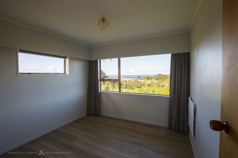 Photo of property in 21 Kakariki Road, Ngunguru, Whangarei, 0173