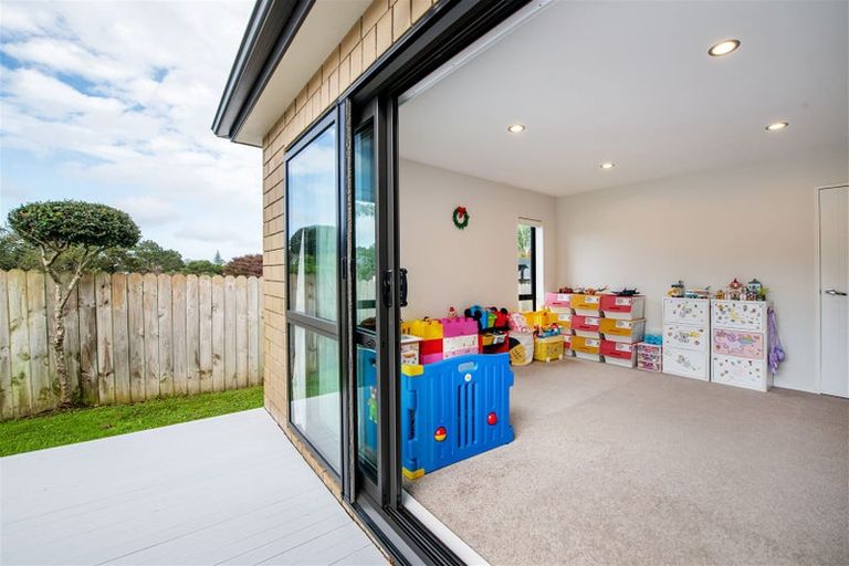 Photo of property in 57a Glendene Avenue, Glendene, Auckland, 0602