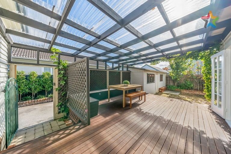 Photo of property in 43 Saint Ronans Avenue, Waterloo, Lower Hutt, 5011