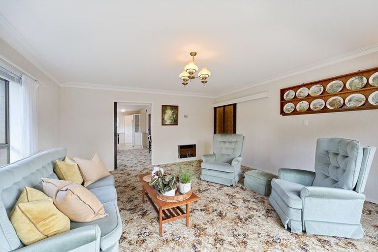 Photo of property in 21 Matuhi Rise, Henderson, Auckland, 0612