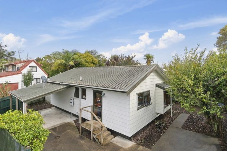 Photo of property in 2/103 Glendale Road, Glen Eden, Auckland, 0602