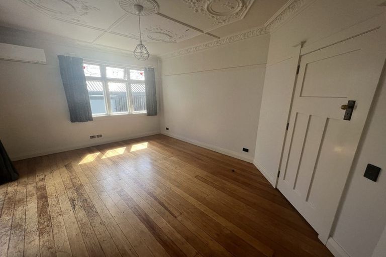 Photo of property in 24 Myrtle Crescent, Mount Cook, Wellington, 6021