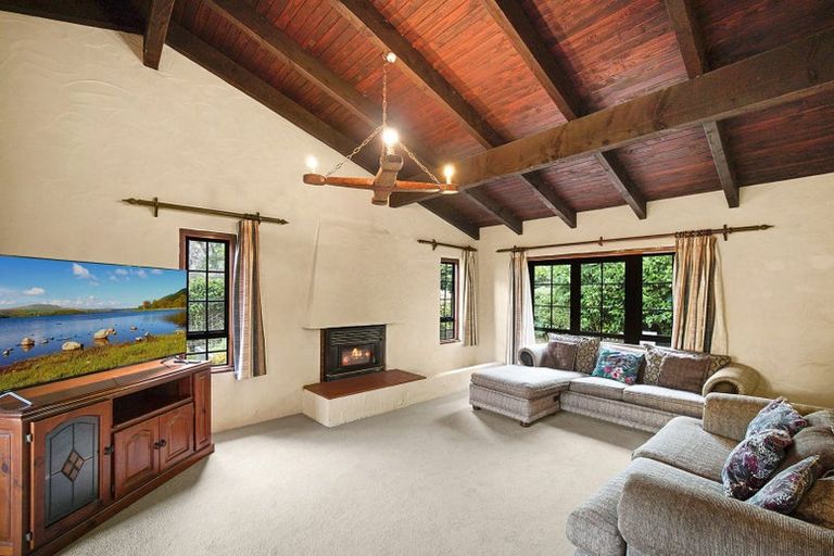 Photo of property in 2 Bramley Drive, Farm Cove, Auckland, 2012