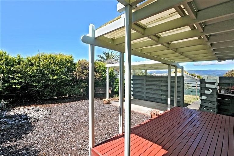 Photo of property in 6 Mountainview Terrace, Otaki Beach, Otaki, 5512