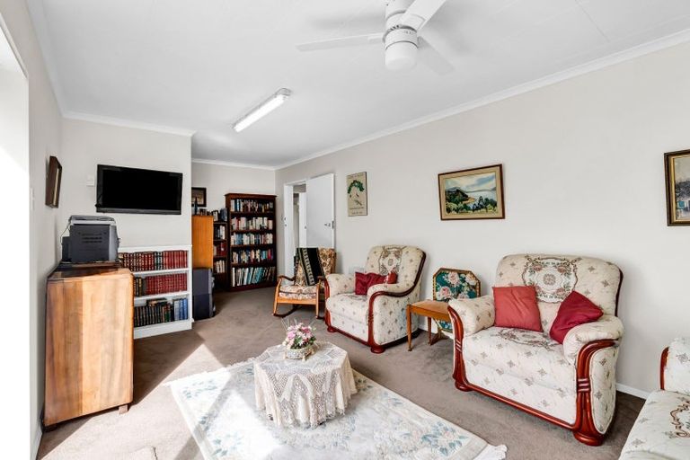 Photo of property in 335c Devon Street West, New Plymouth, 4310
